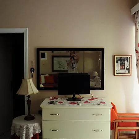 το κουκλάκι της παναγιώτας - Panagiota's Dollhouse Parálion Ástros